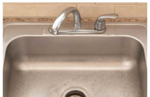 My nana taught me this hack to shine stainless steel sink in 2 mins with 0 work. Here’s how it works